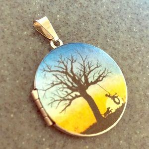 💸NWOT beautiful sunset-themed locket pendant